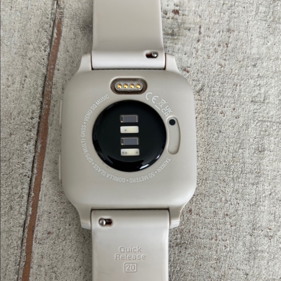 Garmin Venu SQ Smartwatch - Rose Gold and Gray GPS - Picture 4 of 6